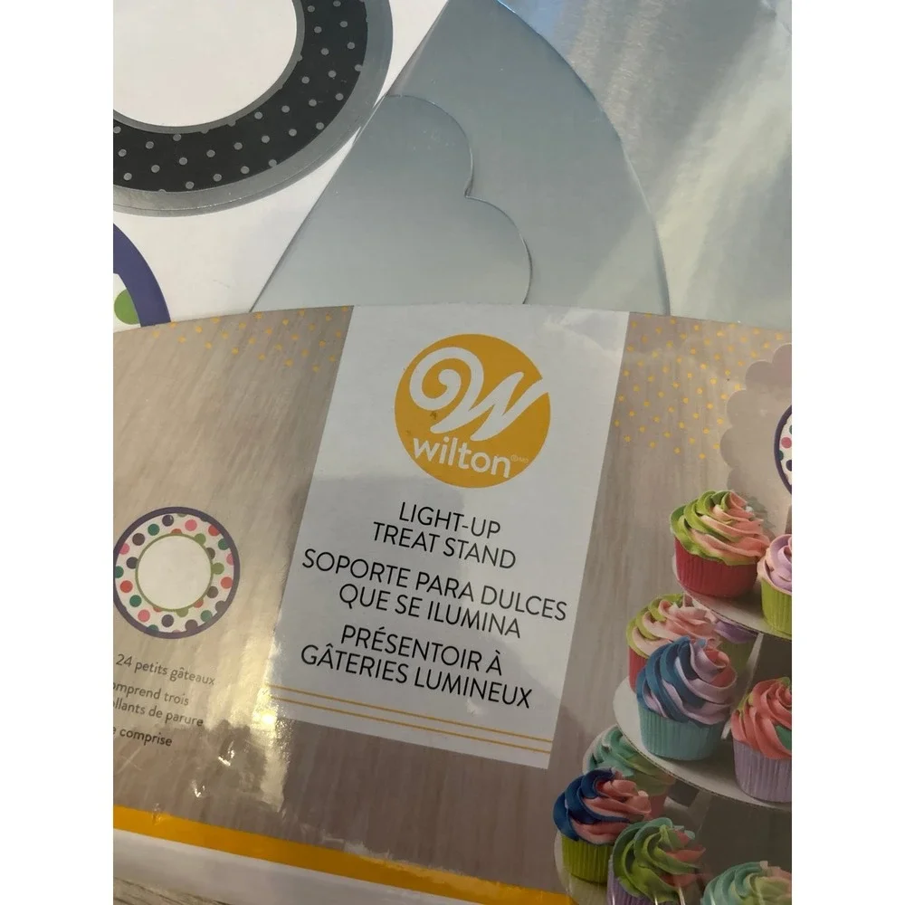 Light‎ up cupcake stand